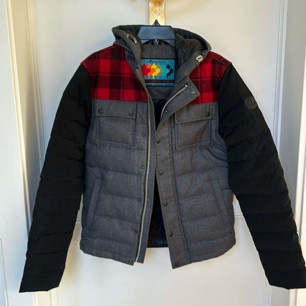 Mens Moose Knuckles Taylor Quilted Down Jacket Buffalo Plaid Red Grey Small